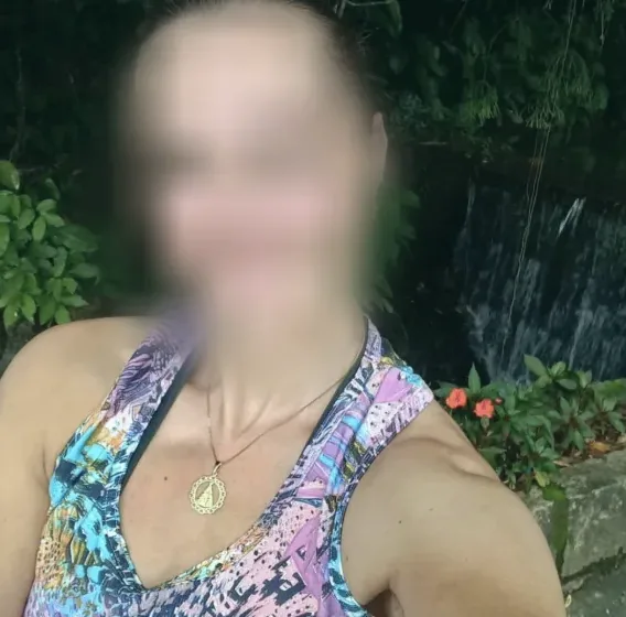 Esmee, 33