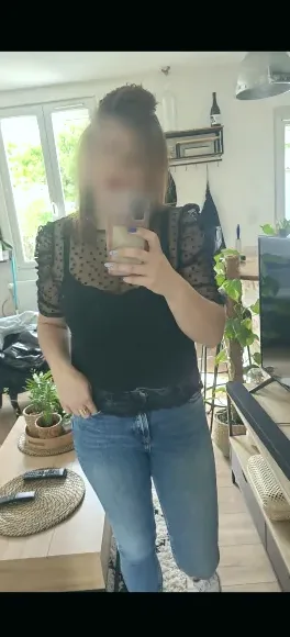 Manon, 34