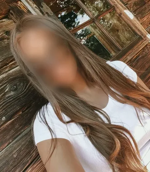 Nadia, 27