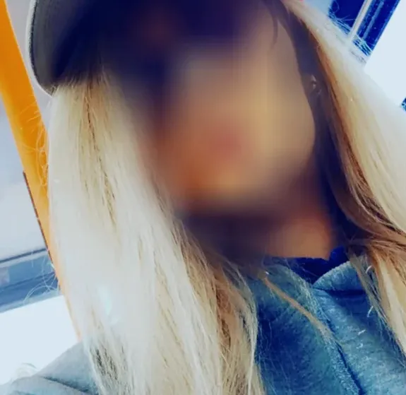 Sabine, 28