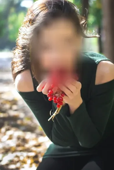 Zoe, 39